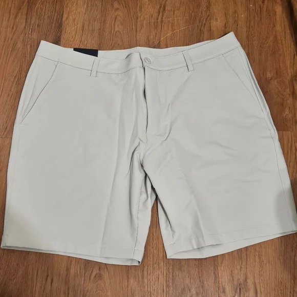 Men's Under Armour Tech Taper Shorts Size 42 Beige - Picture 4 of 8